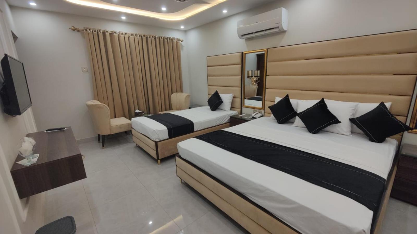 Hotel White Season Gulberg 라호르 외부 사진